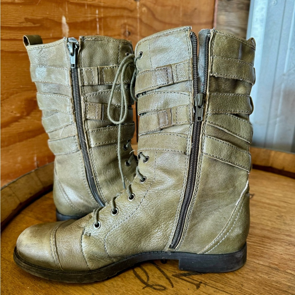 Gianni Bini Fashion Buckle Boots.